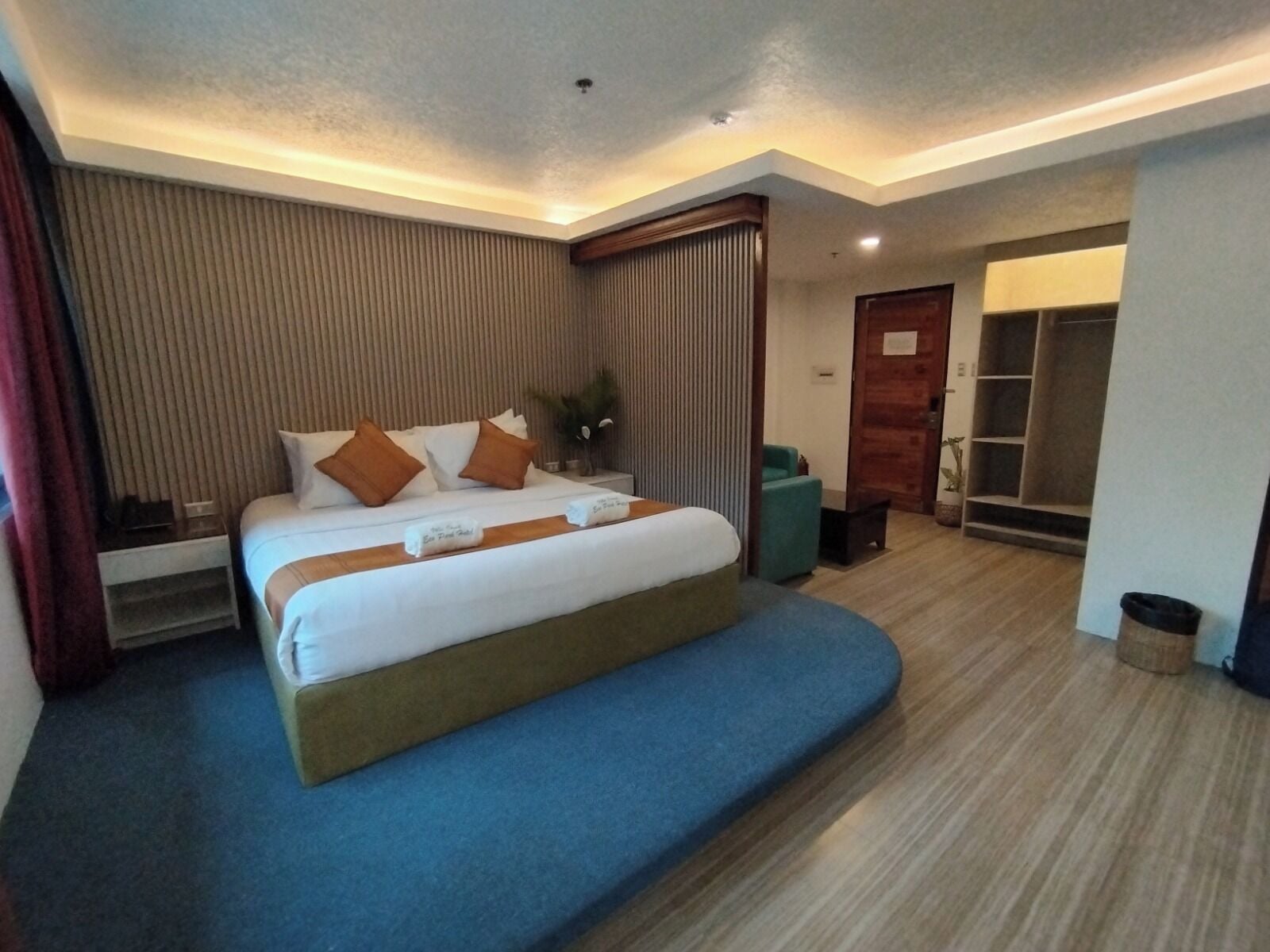 Deluxe Quadruple Room | Premium bedding, down comforters, desk, soundproofing