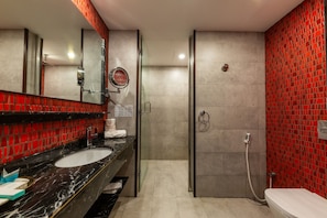 Designer toiletries, hair dryer, bathrobes, slippers - Rosalina Hotel (Yanbu)