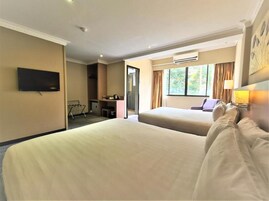 Family Room, 2 Queen Beds | Free WiFi, bed sheets
