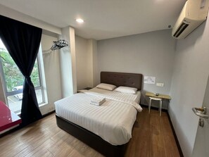 スーペリア ルーム | バスルーム | シャワー、レインフォールシャワー、バスアメニティ (無料)、ヘアドライヤー