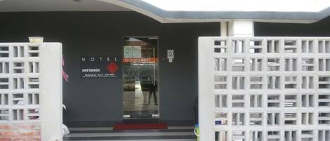 EntrĂ©e de lâhĂ©bergement