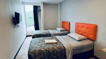 Superior Twin | Bathroom | Shower, rainfall showerhead, free toiletries, hair dryer