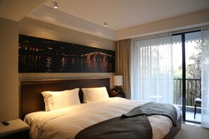 Standard Double or Twin Room | Minibar, in-room safe, desk, blackout drapes - Seclusive Life in Jiangnan •Canal Yard (Hangzhou)