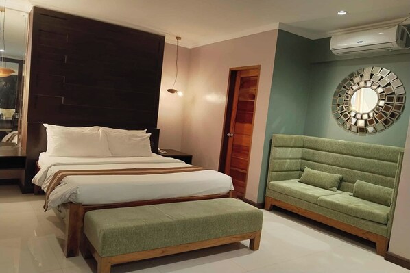 Suite | Escritorio, insonorización, tabla de planchar con plancha y wifi gratis 