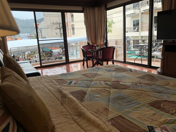 خزنة داخل الغرفة ومكتب وأسرّة قابلة للطي وواي فاي مجانًا