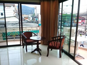 Flat-screen TV - Centre Point Nanai (Patong)