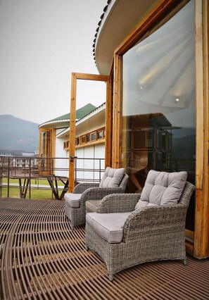 Habitación doble de lujo | Balcón