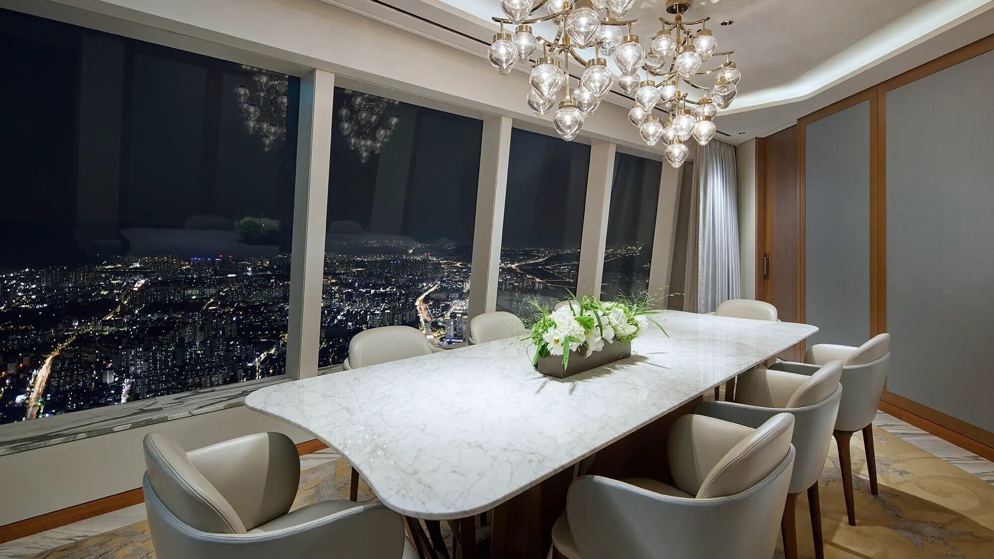 royal suite | in-room dining