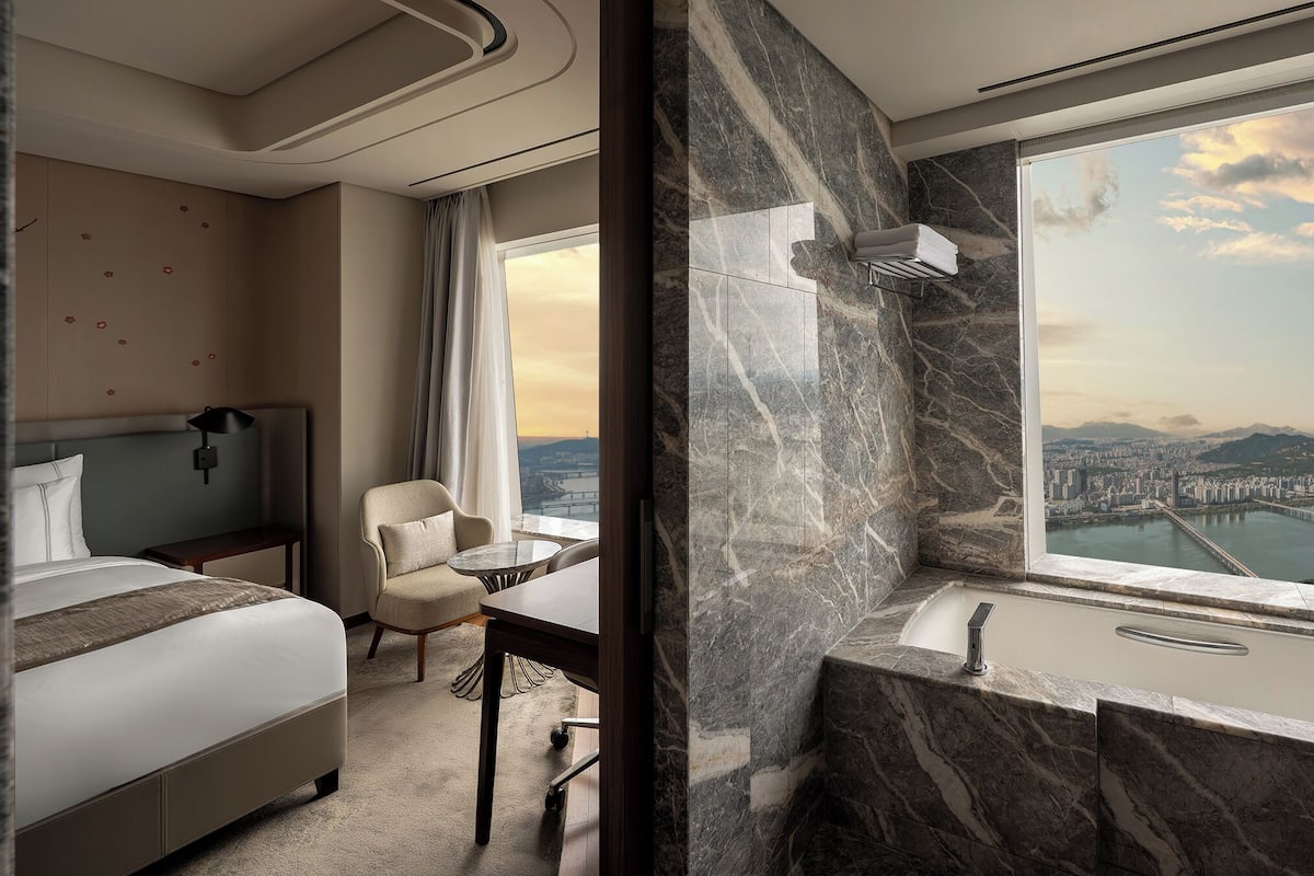 Premier Double Room (Signiel, Scenic Bath)