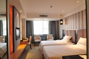 Executive Twin Room | Minibar, desk, blackout curtains, iron/ironing board