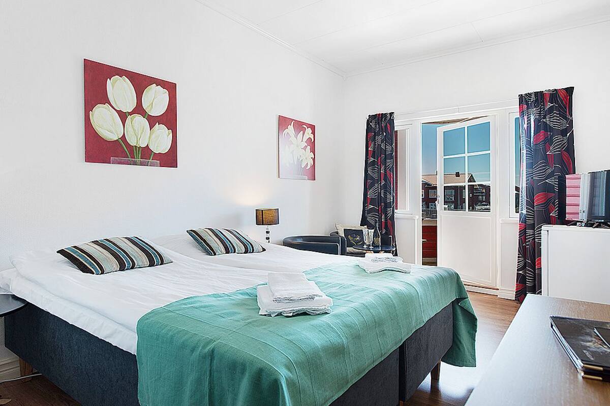 Deluxe Double Room, 1 Double Bed, Ocean View, Beachfront | Individually decorated, individually furnished, free WiFi, bed sheets
