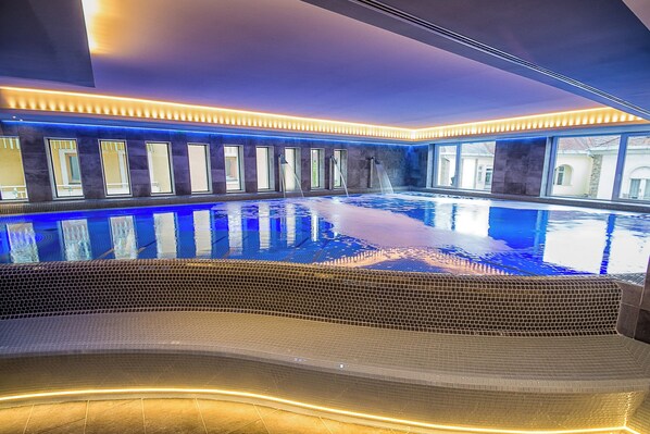 Behandlungsräume für Paare, Sauna, Whirlpool, Dampfbad
