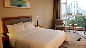 Minibar, desk, blackout drapes, WiFi (free) - Shenzhen Fuzon Hotel (Shenzhen)