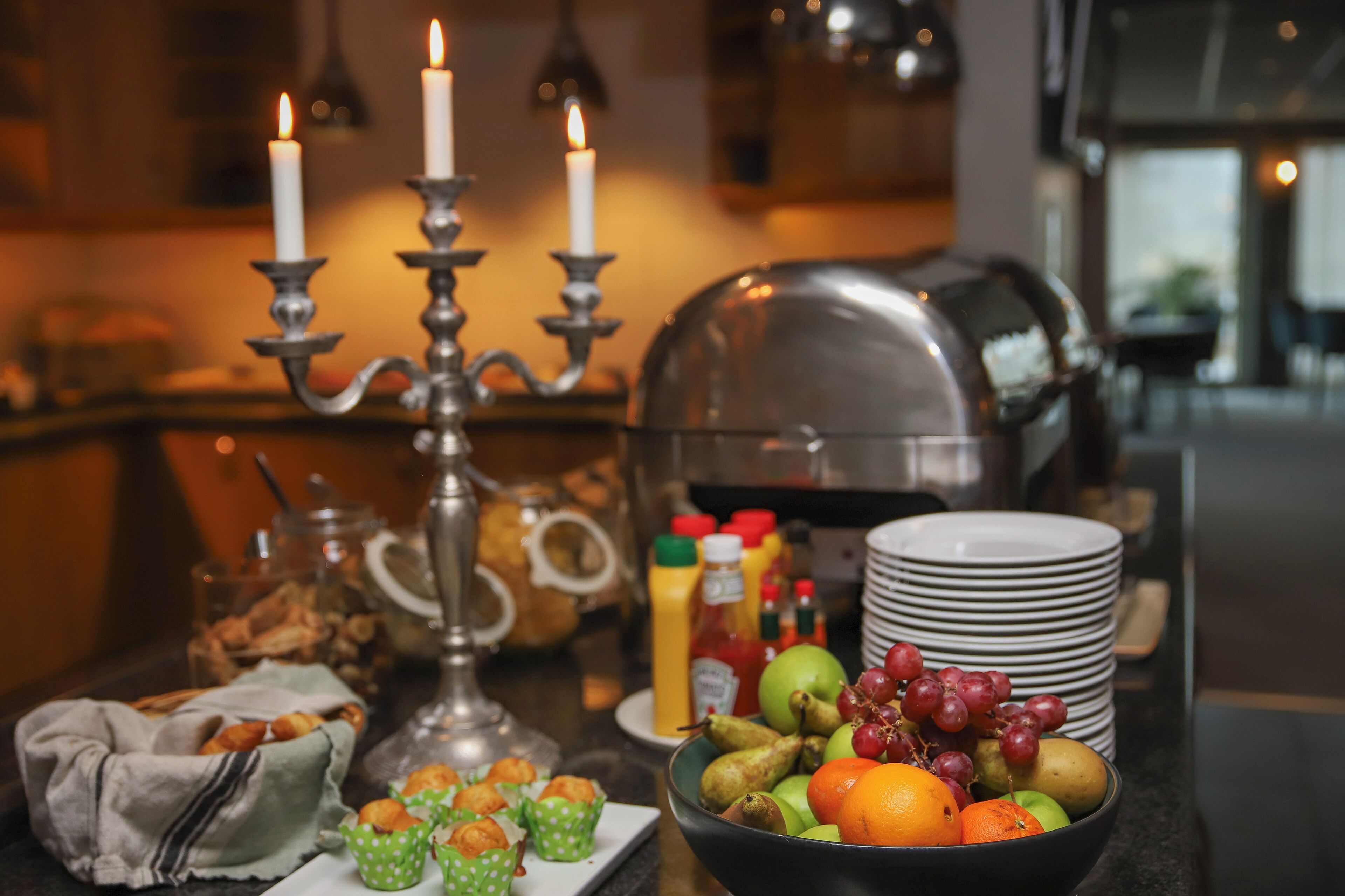 2 restaurants, lunch, dinner served; pizza