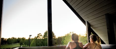 Kolam renang outdoor musiman