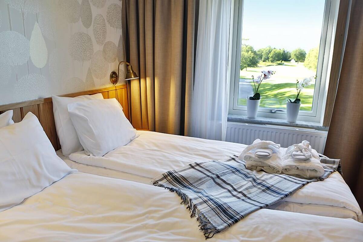 superior double room | 1 bedroom, desk, blackout curtains, soundproofing