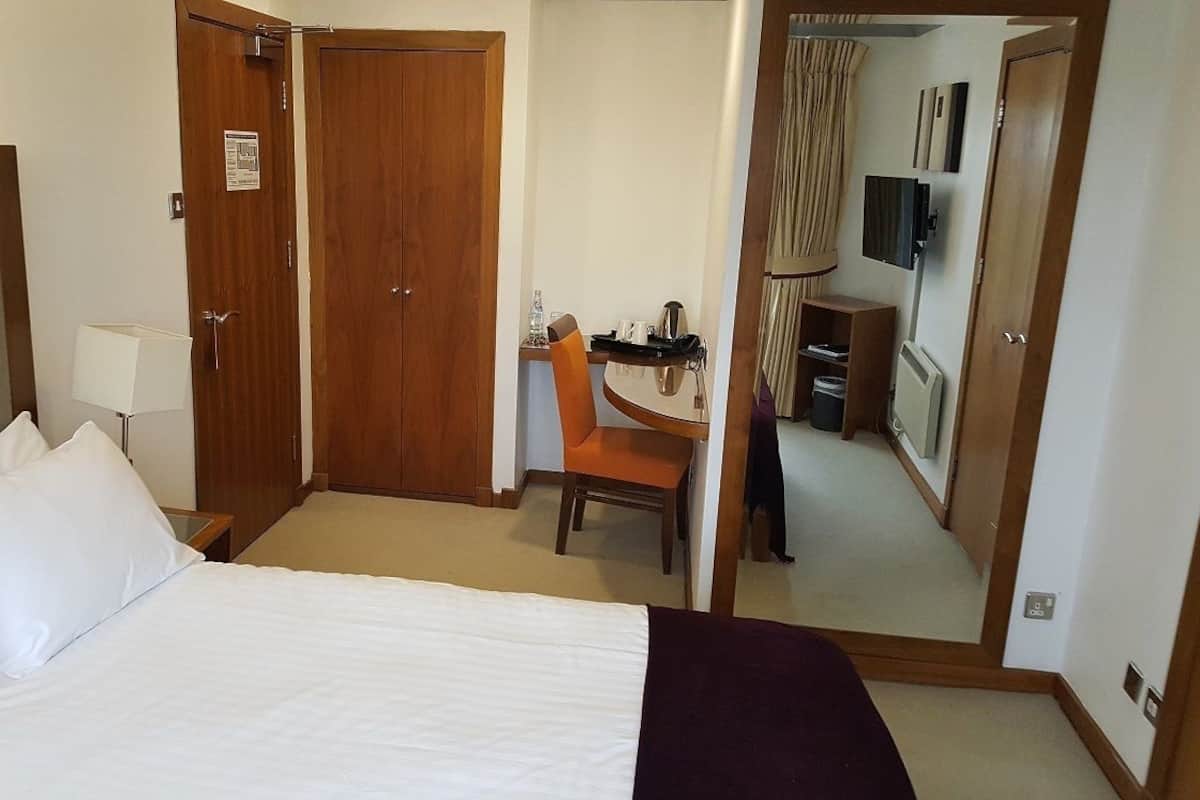 Business-Doppelzimmer, barrierefrei, Blick auf den Innenhof ( 2)