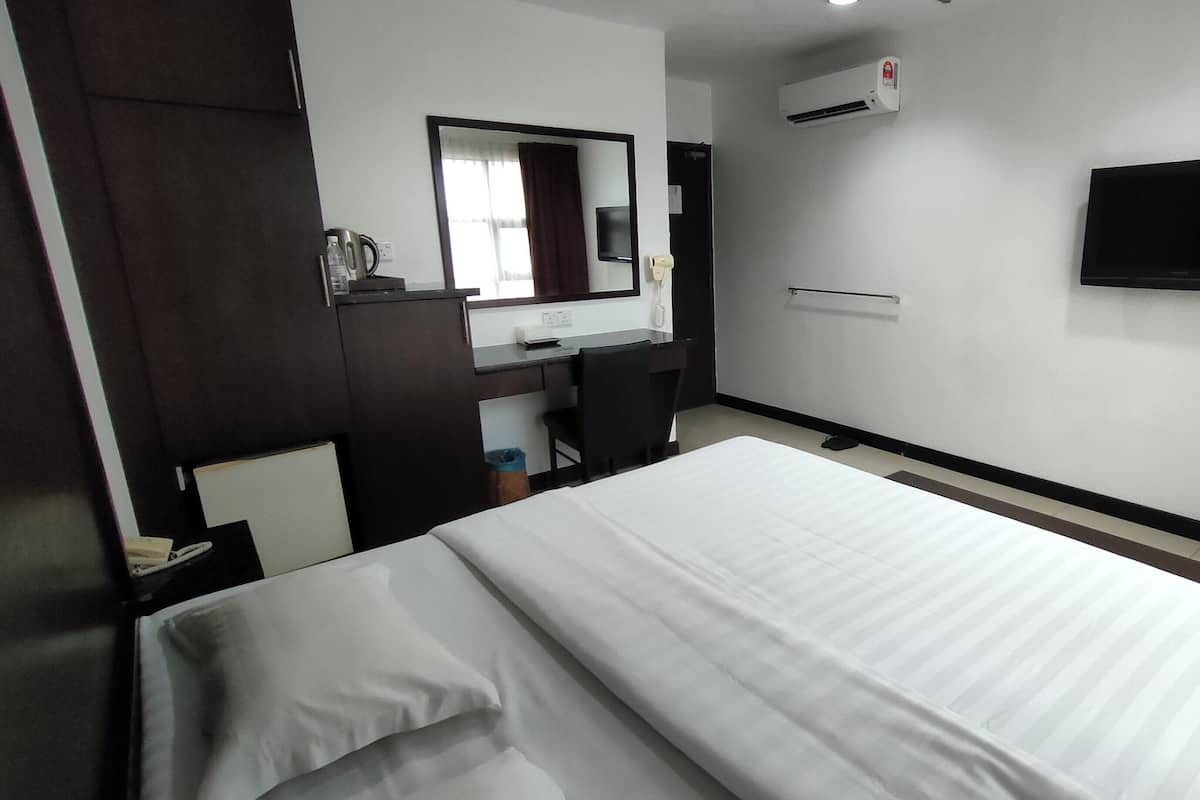 Superior Double | Premium bedding, pillow-top beds, in-room safe, desk