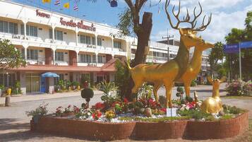 Vista frontal de la propiedad