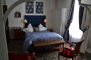 Egyptian cotton sheets, premium bedding, down duvets