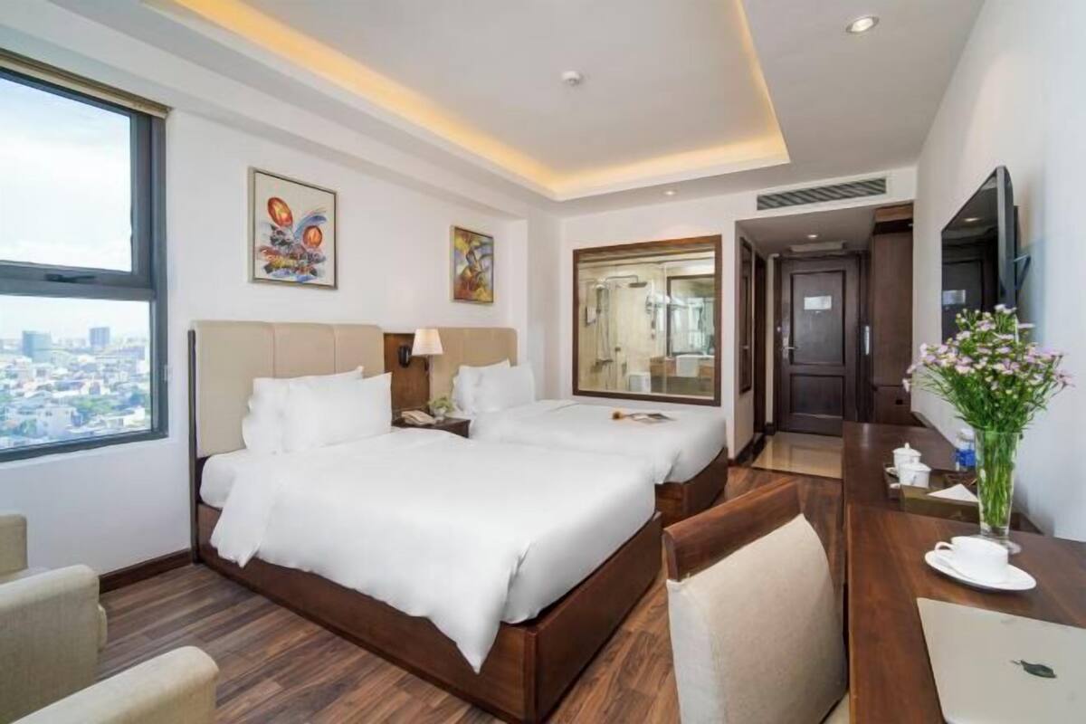Premium bedding, minibar, in-room safe, desk