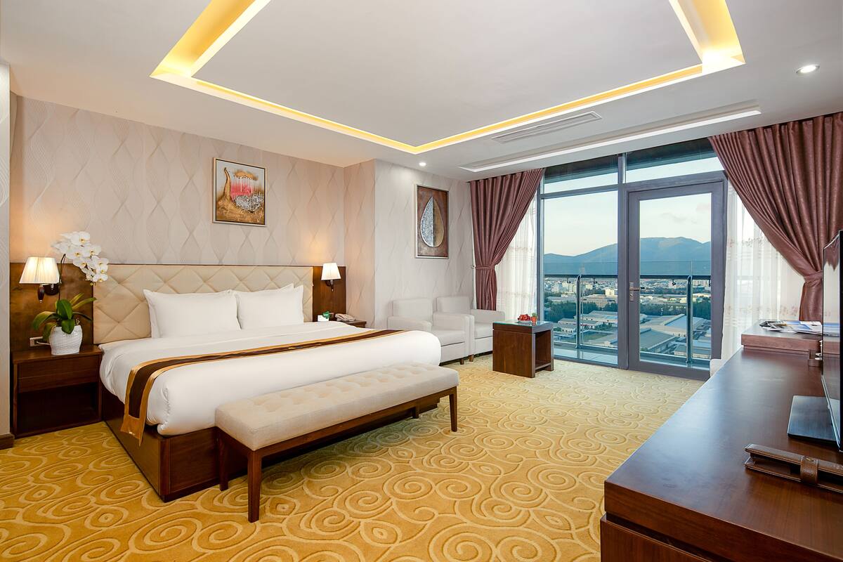 Residence Suite | Premium bedding, minibar, in-room safe, desk