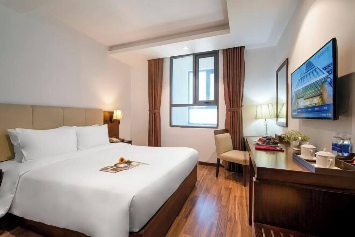 Premium bedding, minibar, in-room safe, desk