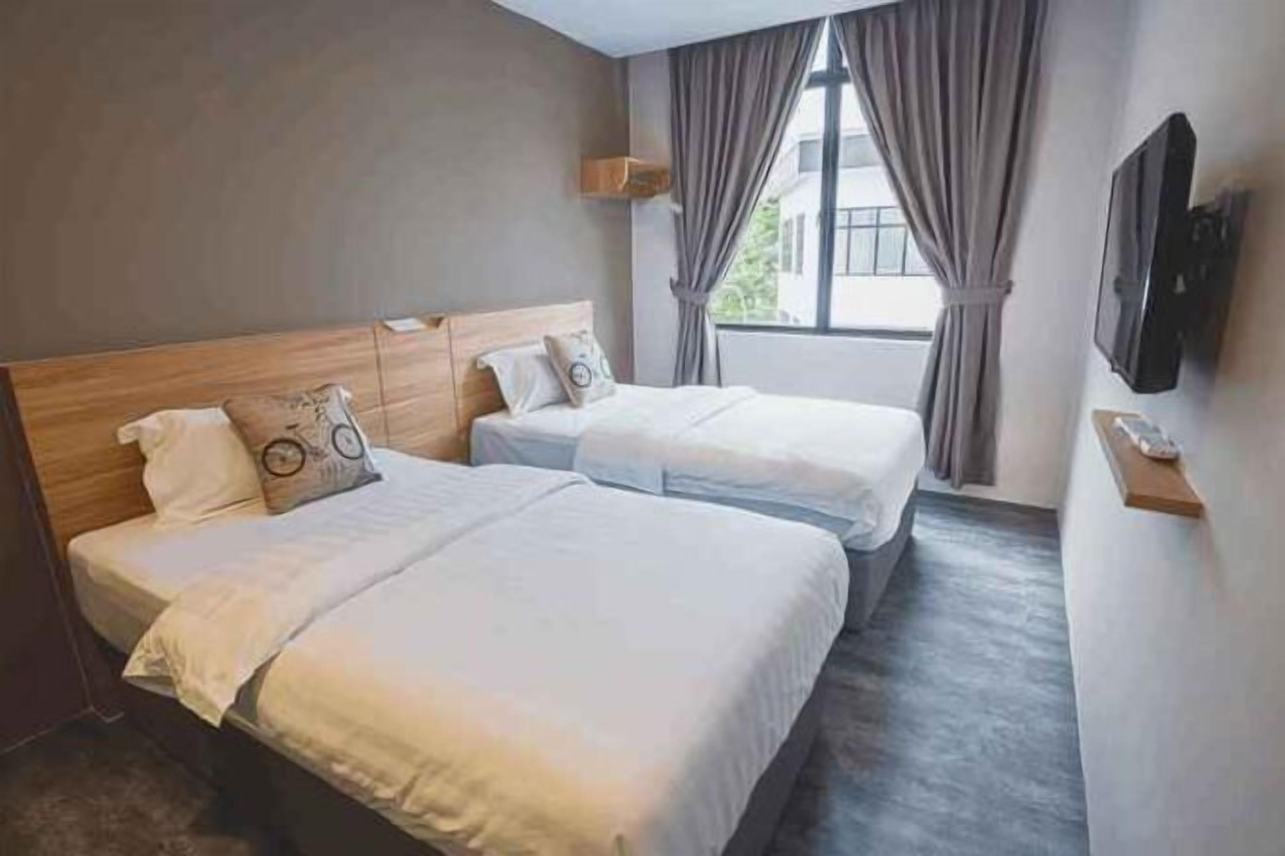 Skrivebord, wi-fi (inkludert) og sengetøy