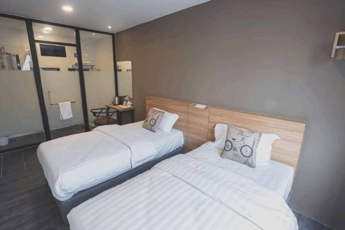 Desk, free WiFi, bed sheets