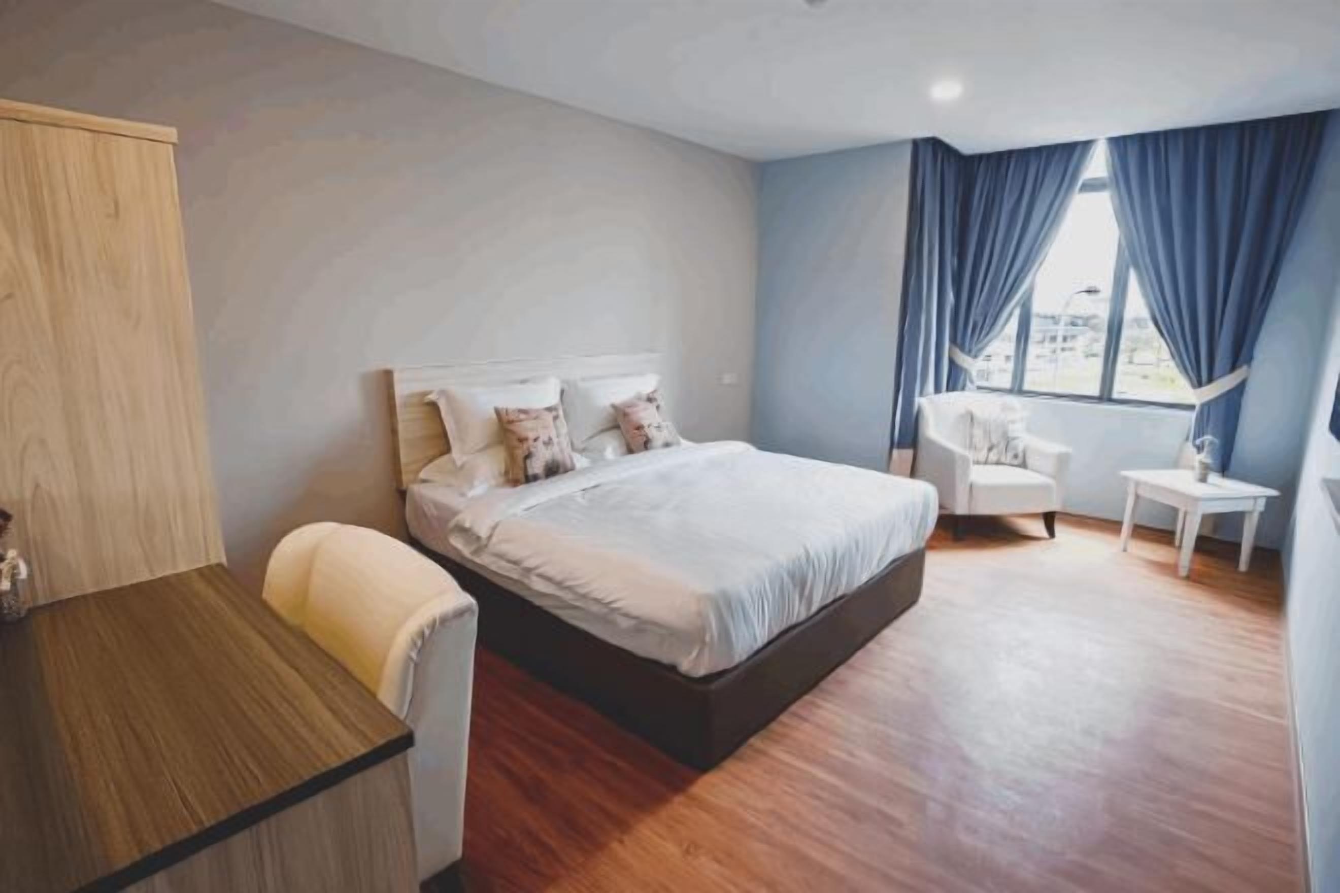 Desk, free WiFi, bed sheets