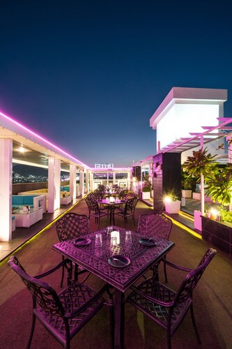 Hotel LN Courtyard