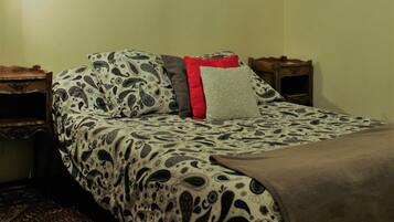 Cots/infant beds, rollaway beds, free WiFi