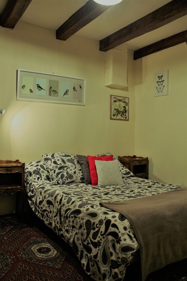 Classic Double Room, City View | Cots/infant beds, rollaway beds, free WiFi