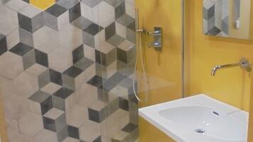 Deluxe Double Room, Sea View | Bathroom