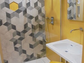 Deluxe Double Room, Sea View | Bathroom