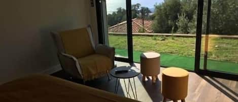 Iron/ironing board, WiFi