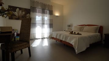 Dusche, kostenlose Toilettenartikel, Haartrockner, Bidet