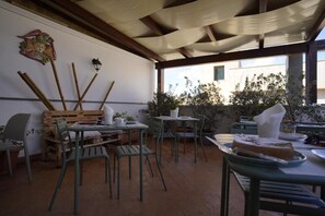 Outdoor dining - B&B Bivona (Mazara del Vallo)