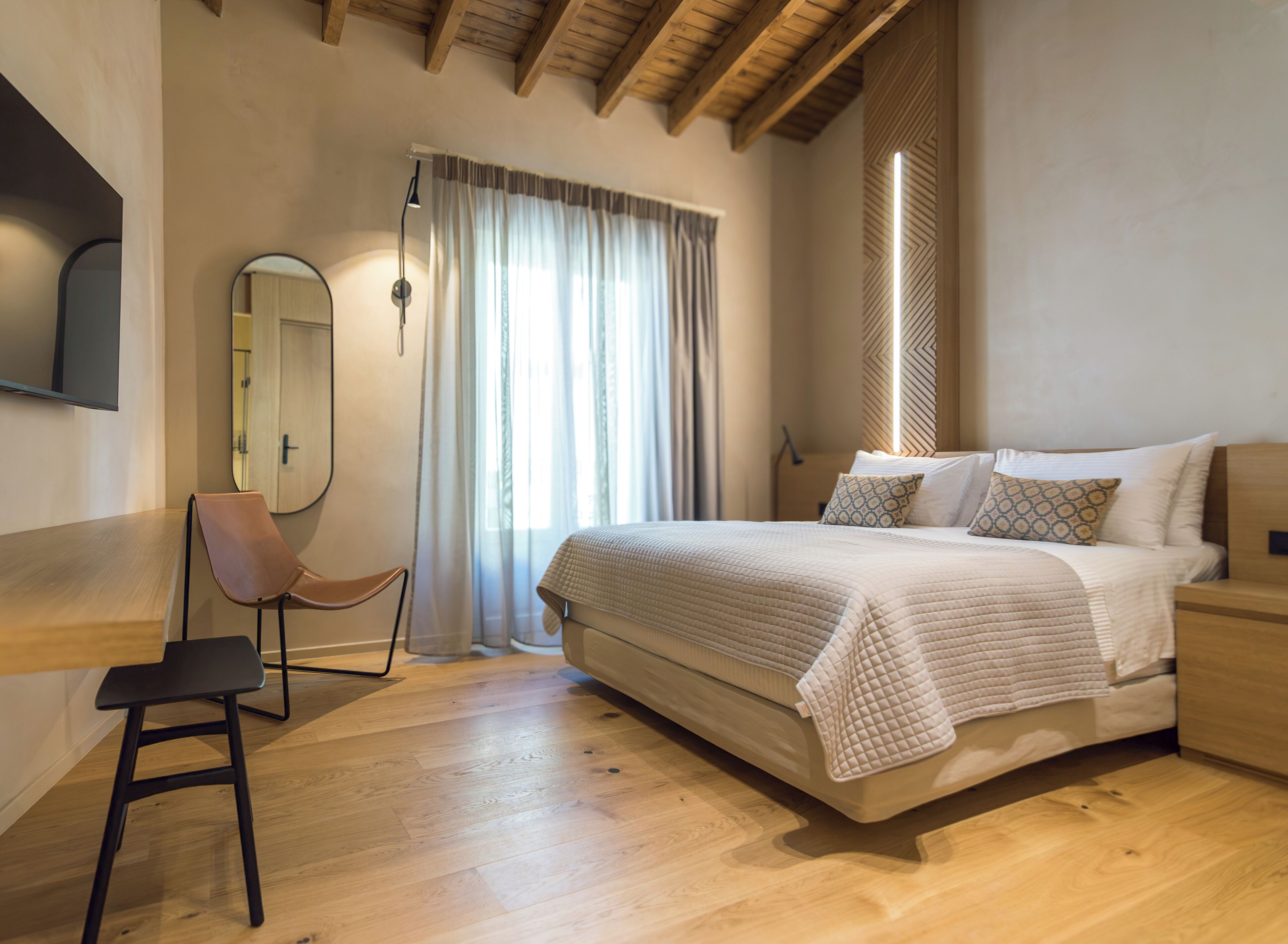 Cozy Suite with Old Town View and Balcony | Hochwertige Bettwaren, Pillowtop-Betten, Zimmersafe