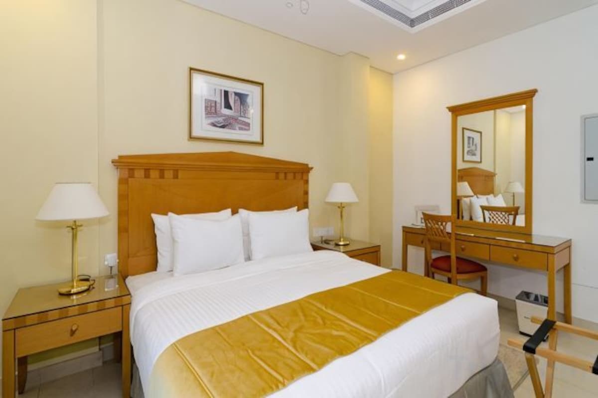 In-room safe, desk, laptop workspace, soundproofing