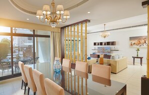 Flat-screen TV - Roda Beach Resort (Dubai)