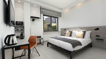 Free minibar, in-room safe, desk, blackout curtains