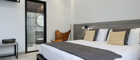 Habitación doble superior | Artículos del minibar gratis y caja de seguridad en la habitación