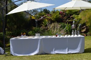 Breakfast, lunch and dinner served - Manna Resorts (Harare)