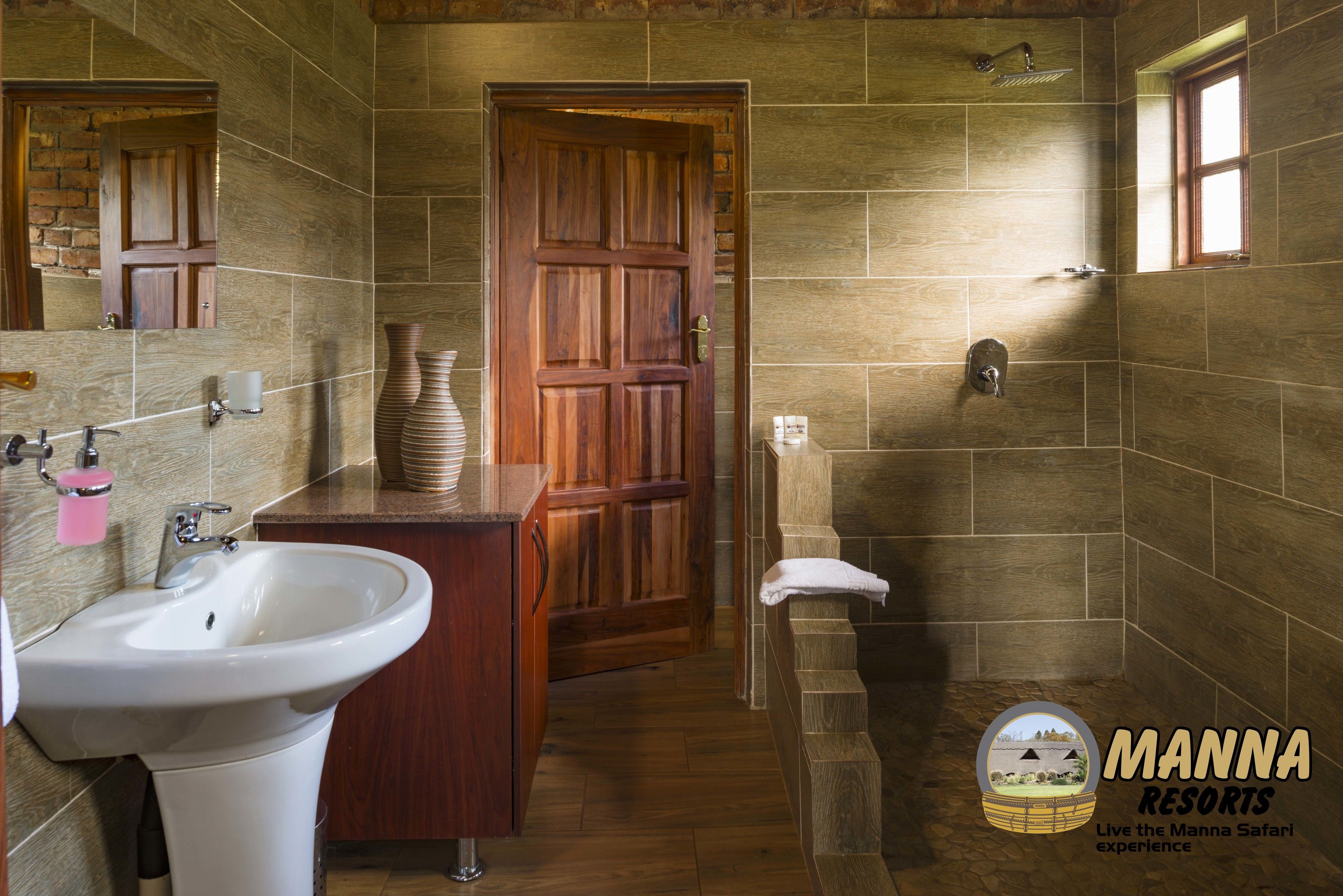 Executive Chalet, Kitchenette, Garden View | Bathroom | Shower, free toiletries, hair dryer, towels