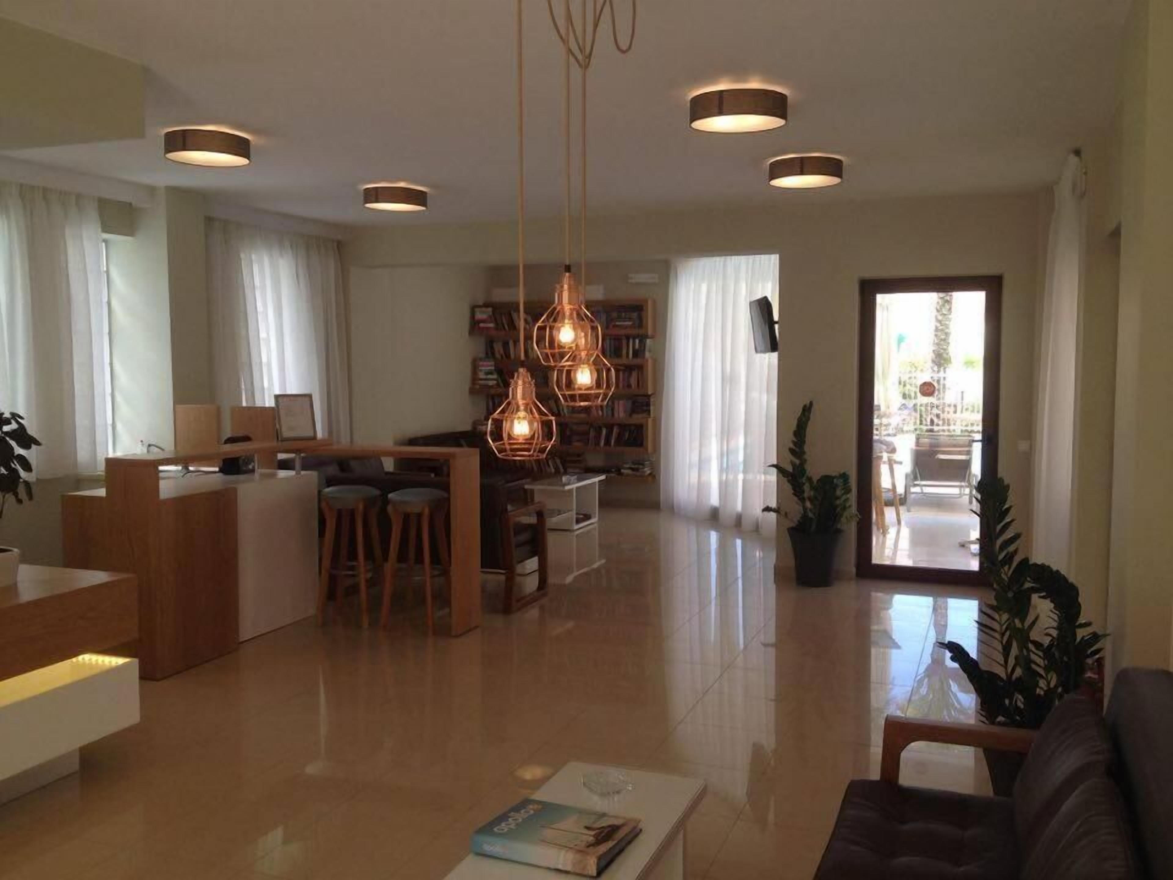 ทีวีจอแบน