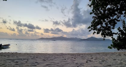 La Digue Luxury Beach Bungalow Spa & Gym