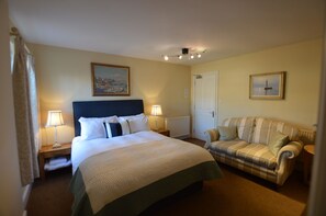 Dobbeltrom – deluxe | 1 soverom, skrivebord, strykejern/-brett og wi-fi (inkludert)