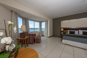 奢华双人房, 海洋景观 | 迷你吧、客房内保险箱、办公桌、遮光窗帘