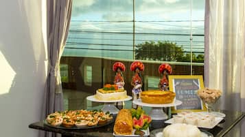 Free daily buffet breakfast
